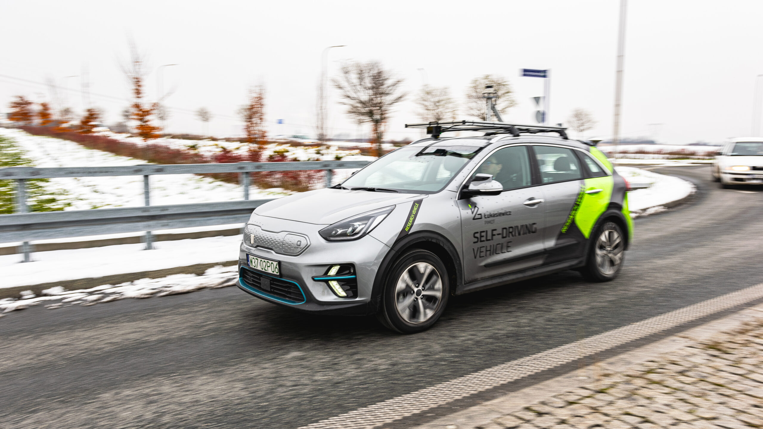 Read more about the article Łukasiewicz-PIMOT jako pierwszy w Polsce testuje pojazd autonomiczny w warunkach ruchu drogowego na drogach publicznych
