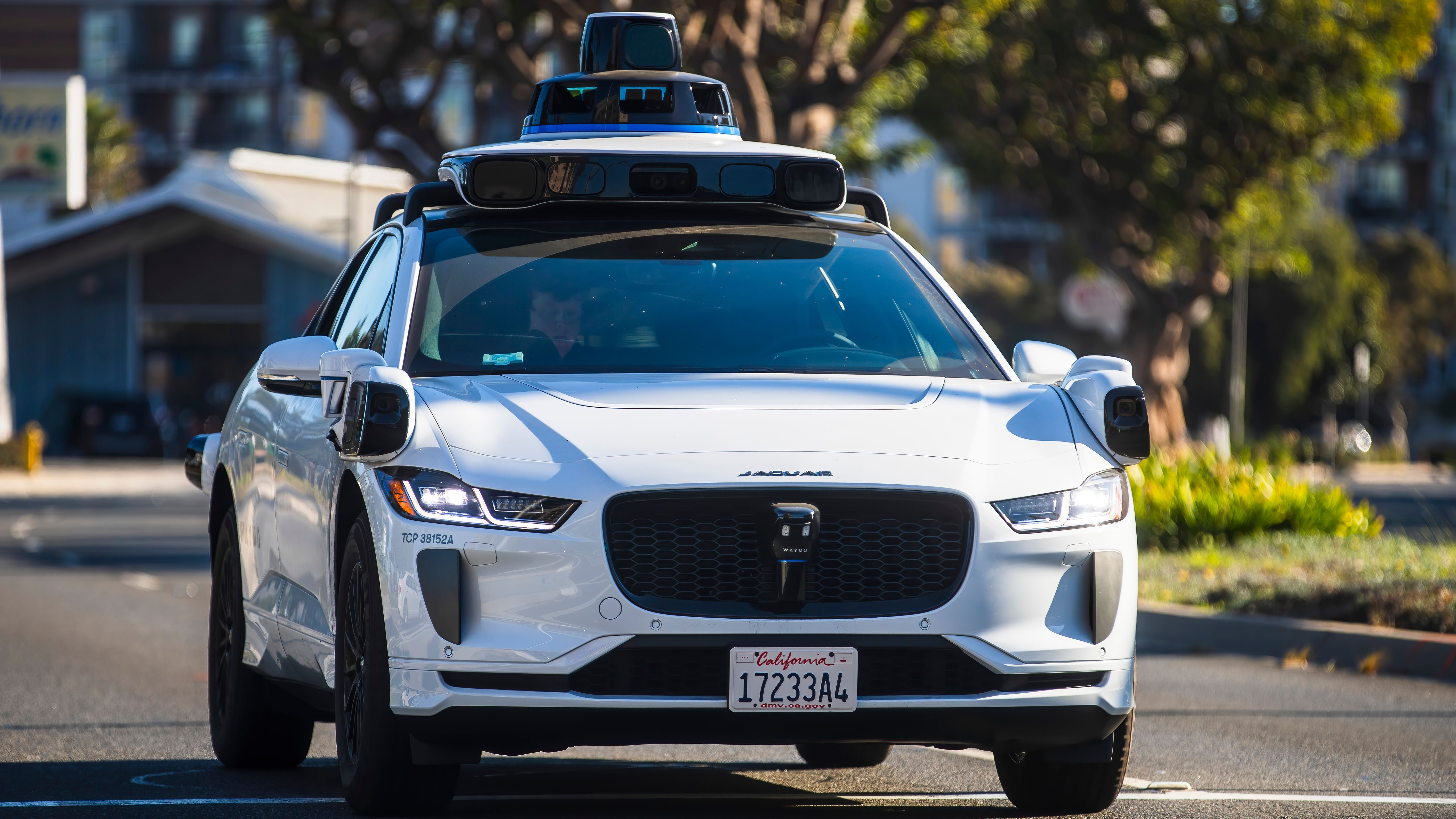 Read more about the article Waymo gets first permit to test autonomous vehicles in New York City